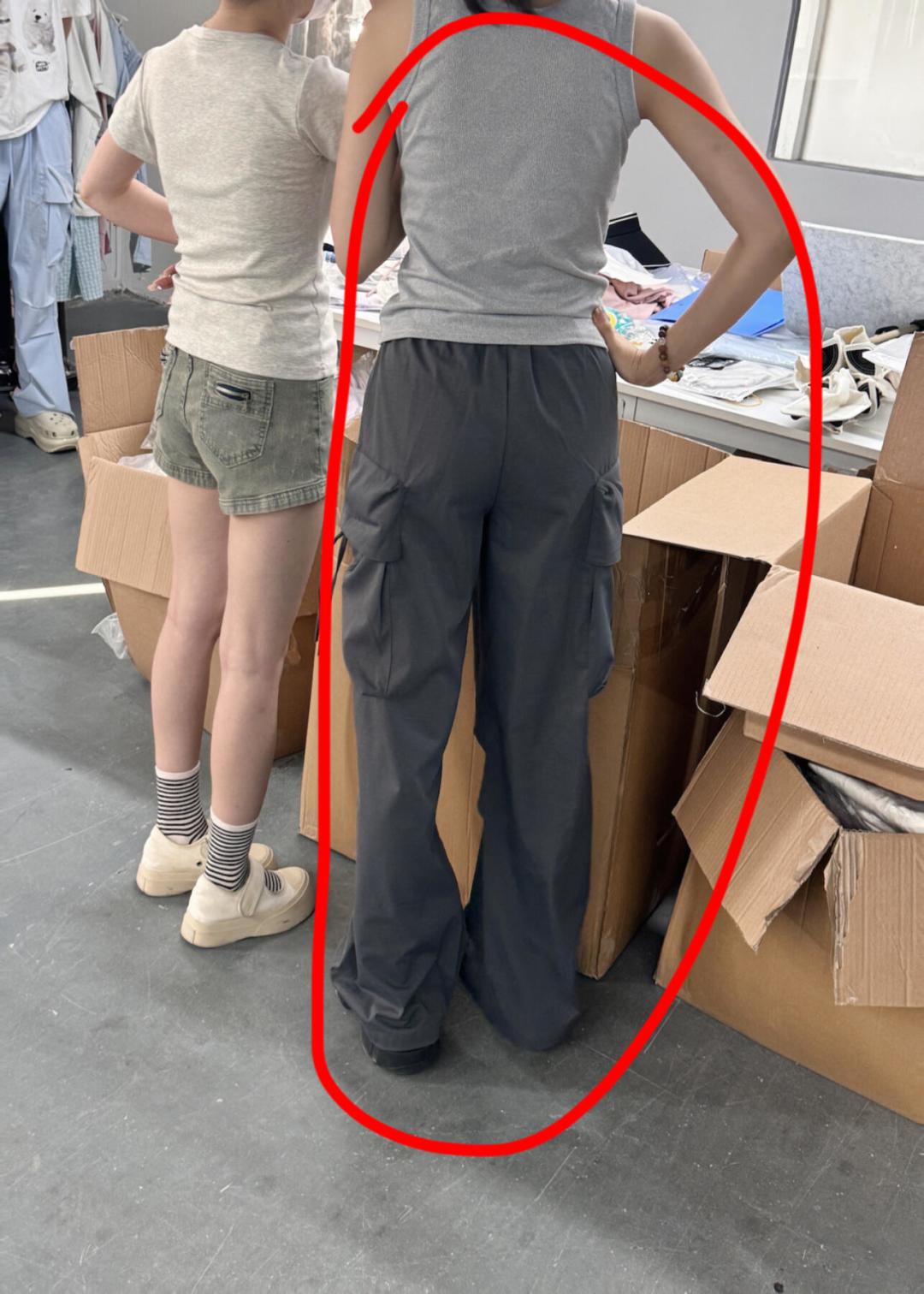 穿工装裤前，先学会看背面：翻车帖里点赞最高的4个坑，和一张按身材选裤子的对照表