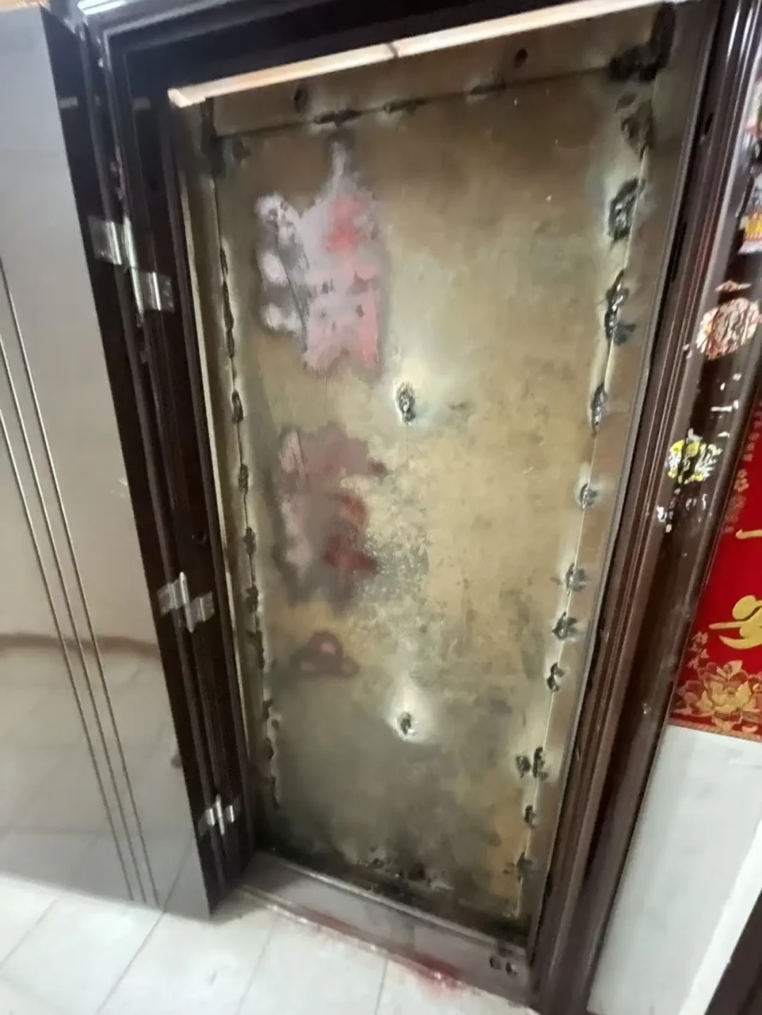 法拍房六七折，你敢拍吗？举牌前，公告里6行字、线下3个地方、一笔总账，一次讲清