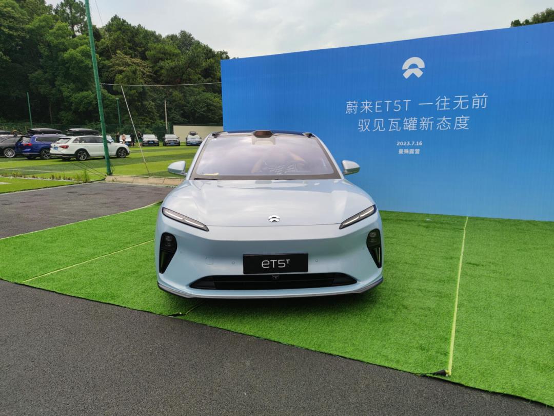 新能源二手车逆势涨1900元,燃油二手车再跌新低:2026年的二手电车正分裂成两个市场