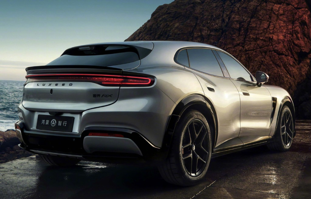 智界RX 8月开启小订:30-40万,等这台“鸿蒙智行X系SUV”,还是直接提小米YU7?