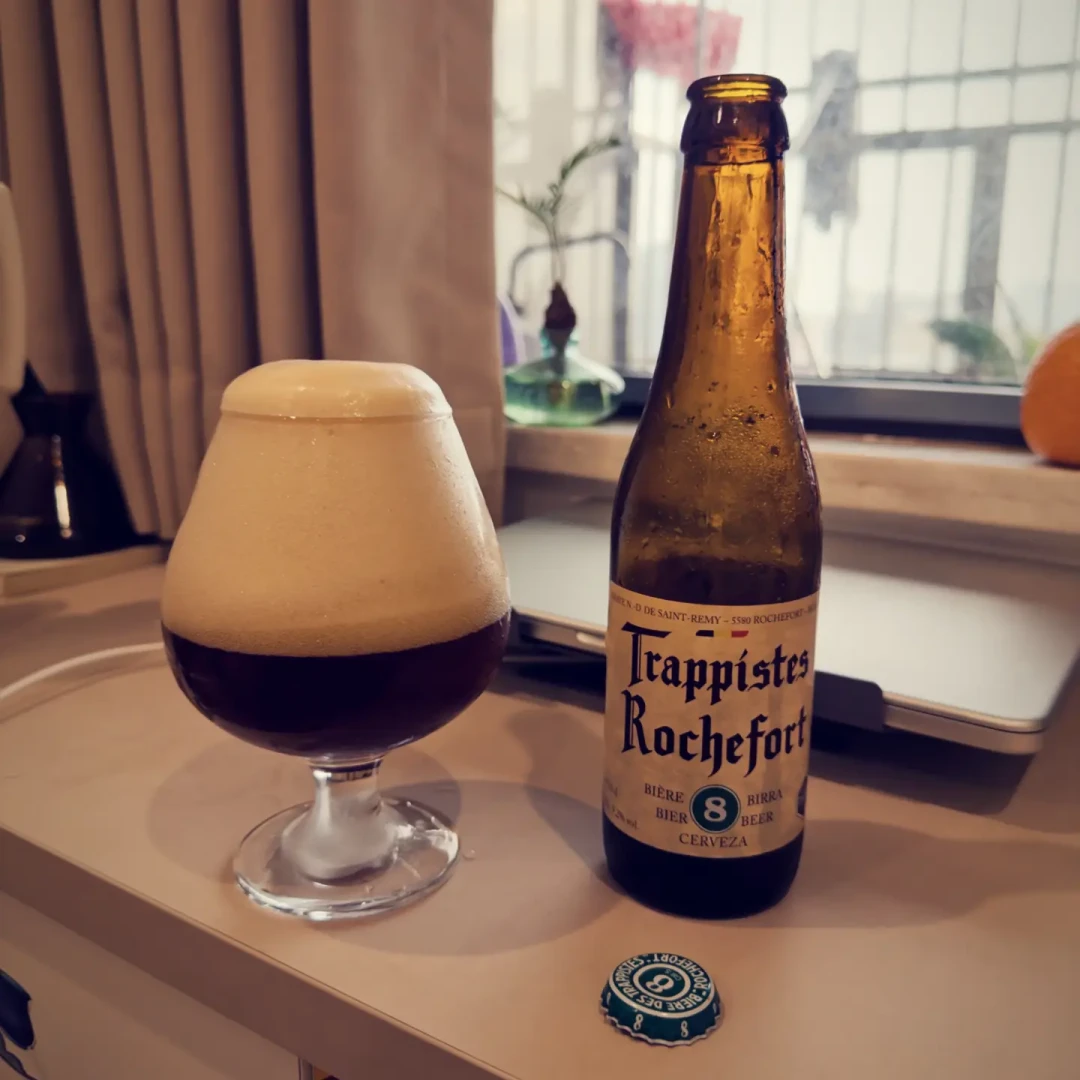 修道院啤酒临期、过期更好喝?一半是真的:哪些瓶能捡漏、哪些别碰,一篇讲明白