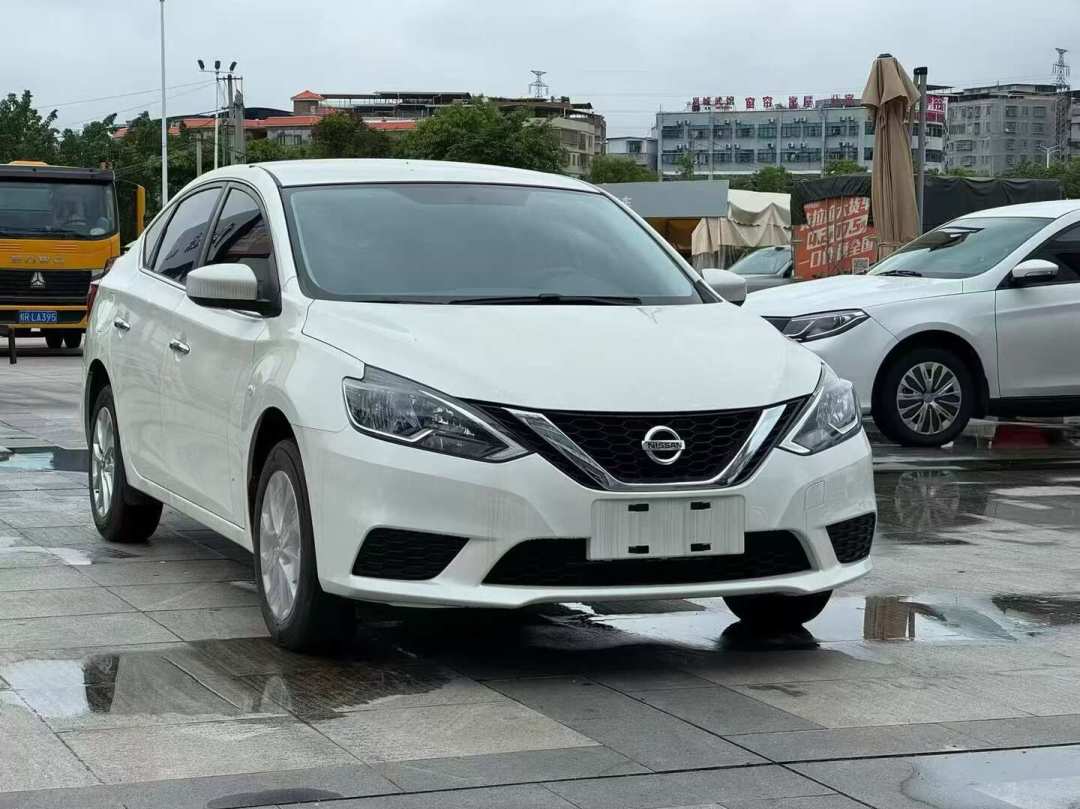 7月销量前十只剩1款燃油车,轿车一台没有:轩逸落地跌到5.88万,燃油家轿现在该怎么选