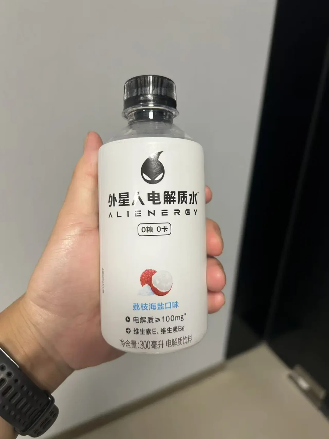 #夏练三伏练的是精神不是拼命#上热搜：三伏运动后该喝什么？查了医生建议和货架上四种水，多数人白开水就够