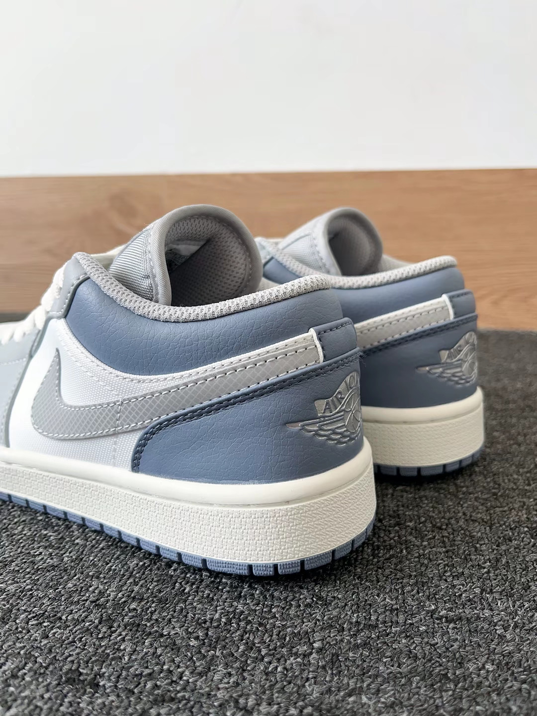 AJ1跌破600元，耐克清退数千家网店：清仓窗口还剩半年，AJ现在到底怎么买？