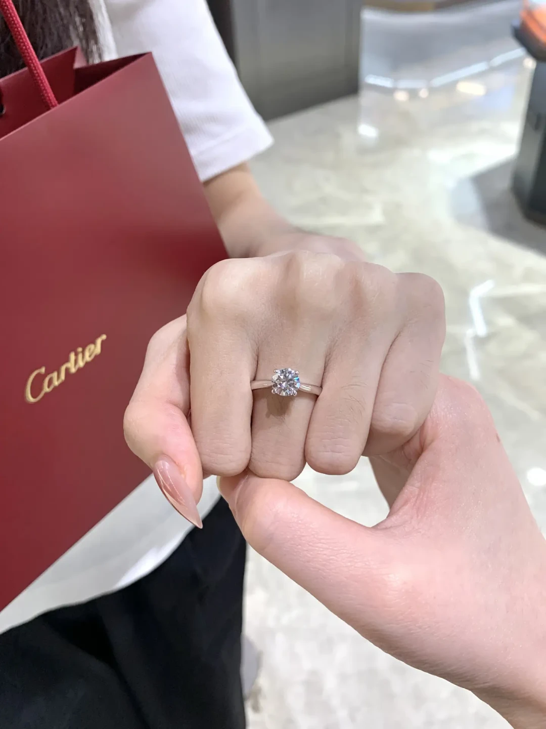 1克拉培育钻跌到1000多元,天然钻还要4万多:七夕还有7天,婚戒这笔账算明白再买