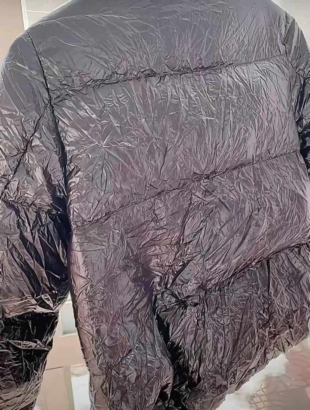 反季囤的羽绒服别急着塞真空袋：这场吵翻全网的收纳争论，其实两派都对