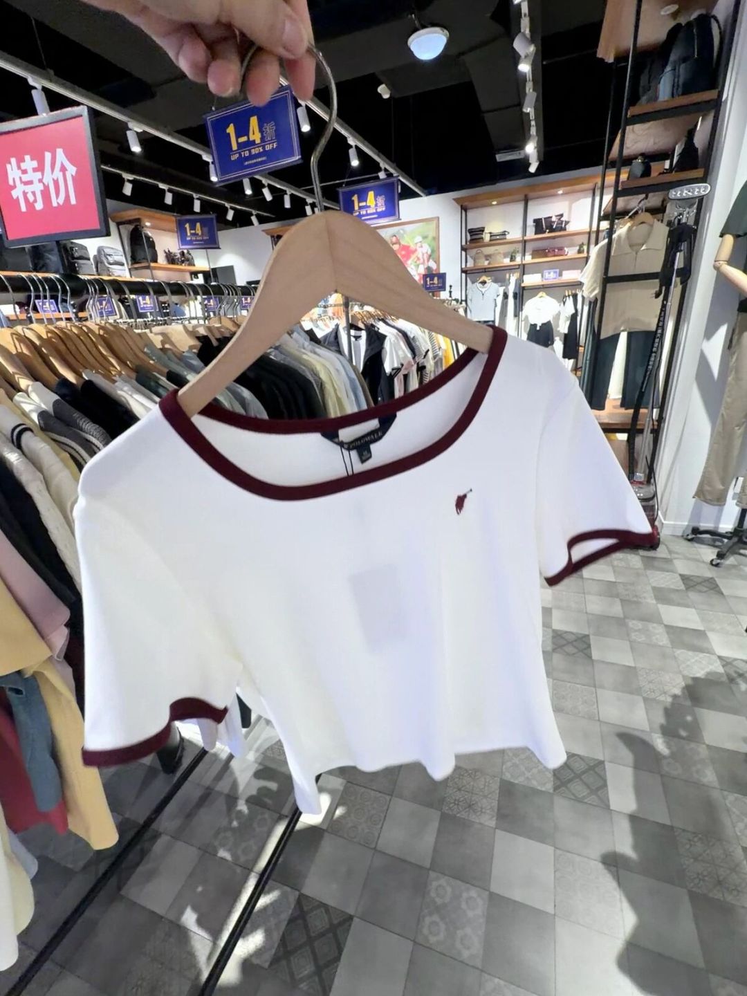 吊牌价1980、打折后198:查完“保罗散步”3000家店的底细,它值不值得买我有结论了