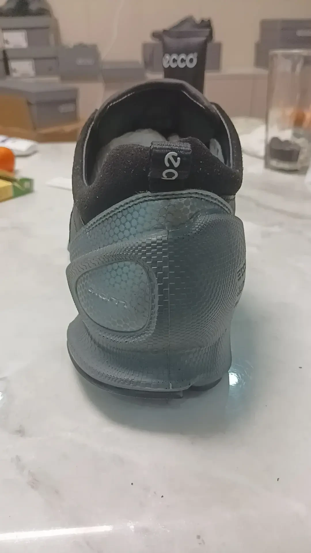 好价ECCO怕买假?仿品做不出的4个注塑痕迹,到手3分钟逐项核对