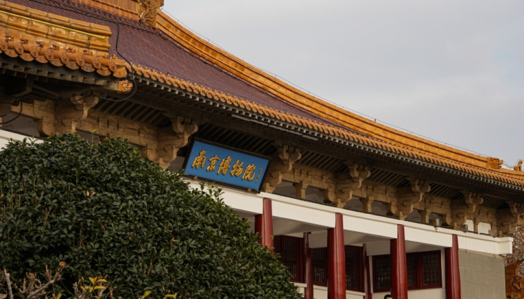 家里翻出的旧字画去哪鉴定?六类渠道逐个数:谁免费、谁高危、谁给不了结论