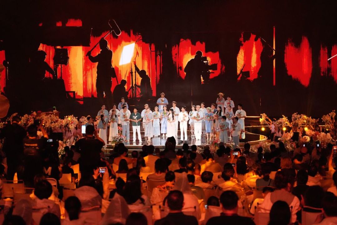 刘晓庆的武则天又刷屏了:30集老剧和破亿新短剧,2026先看哪个?