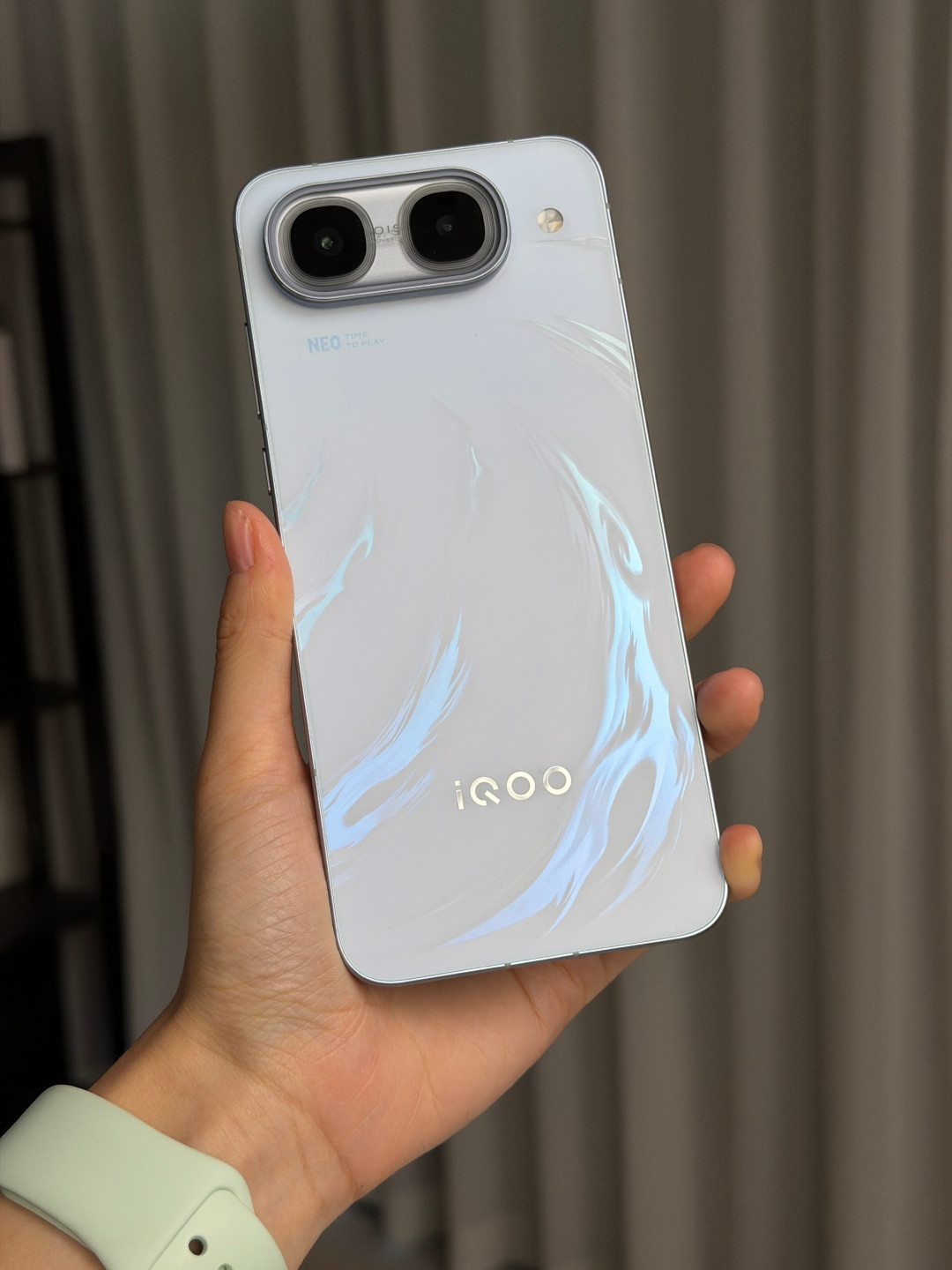 iQOO Neo11至尊版国补2899元杀进来,红米K100 Pro贵的300块到底花在哪了