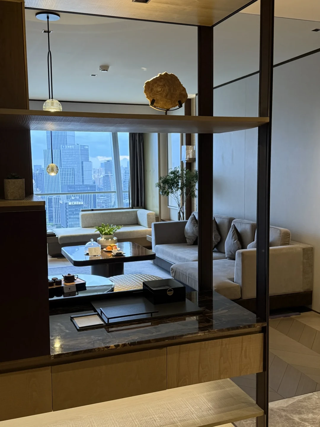 万豪聊天窗口“消失”一天,要饭圈慌了:永久关闭是谣言,但谈心党该准备B计划了