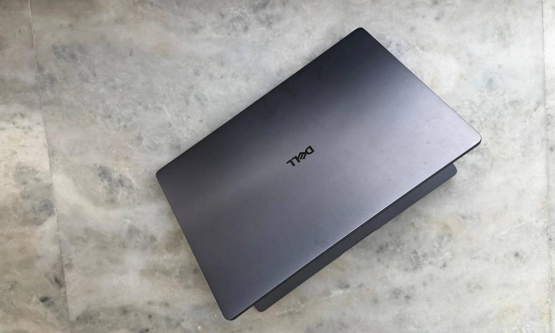 顶配近20万、屏幕却只有2.5K IPS：戴尔Pro Max 18 Plus进国内，三类人三种答案