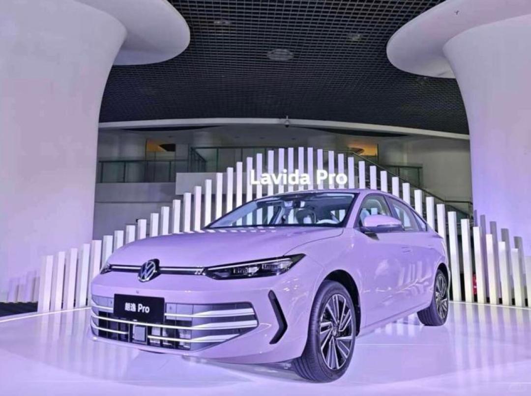 卫士官降17.19万、A6L终端跌破27万:这波燃油车清仓,哪些是漏哪些是刀