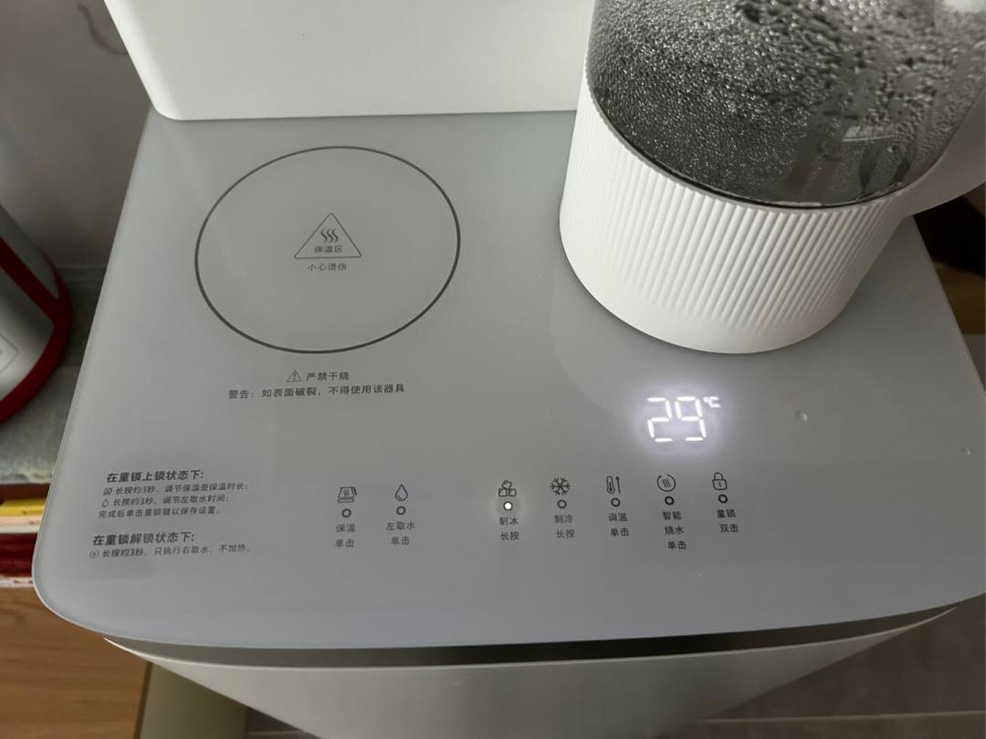 飞利浦茶吧机，别冲着能制冰就急着下单：翻完十几篇避雷帖捋清848到2338元谱系，真该买的只有三类人