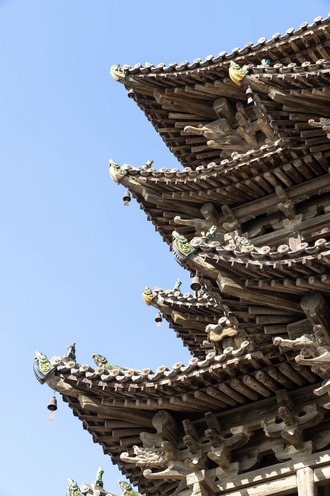 应县木塔“马上要落架大修”是谣言,但倾斜没停:争议三方在吵什么、现在去怎么逛