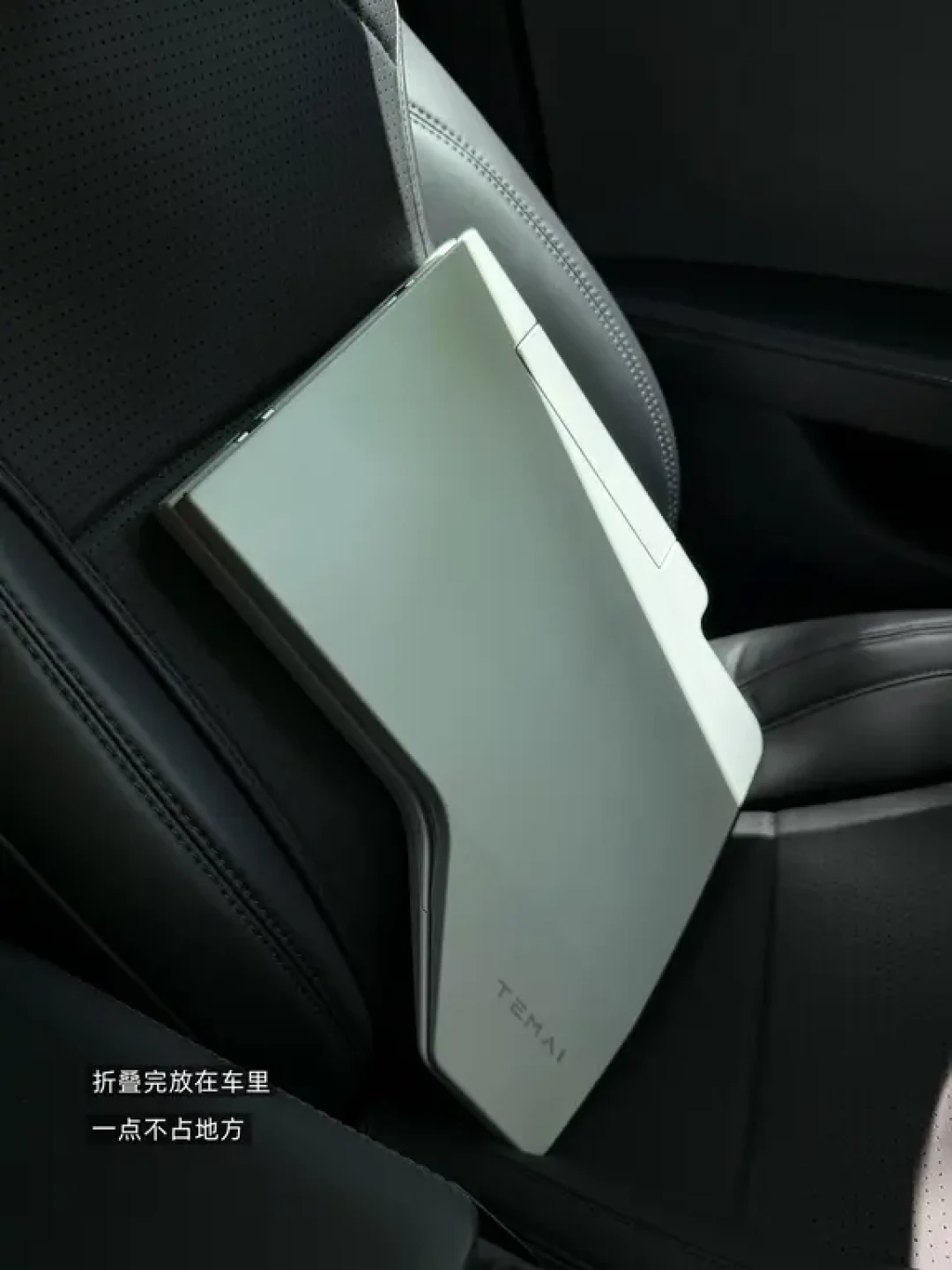 车载小桌板是神器还是吃灰件?翻完全网几百条真实帖,我发现真正用得上的只有这3个场景