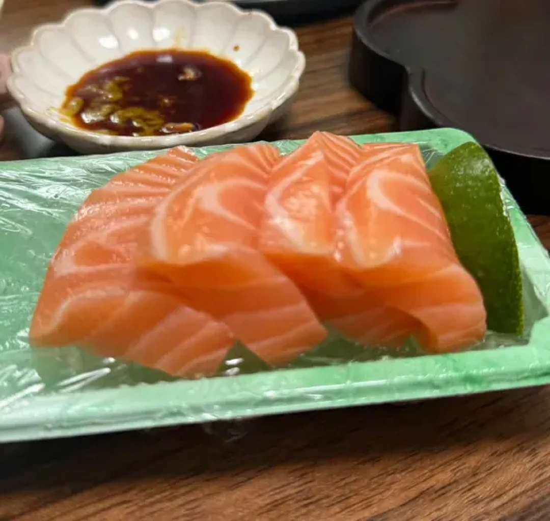 三文鱼一周暴涨30%后至今仍高位:盛夏在家吃刺身,怕菌不怕虫