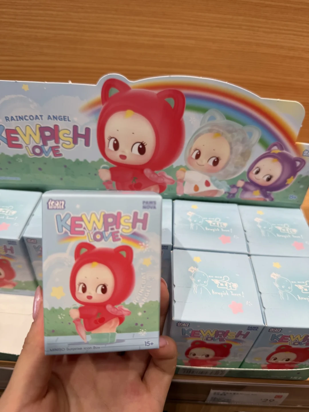 名创优品丘比盲盒印着“15岁以上”，可谁来核验？家长该看这三点