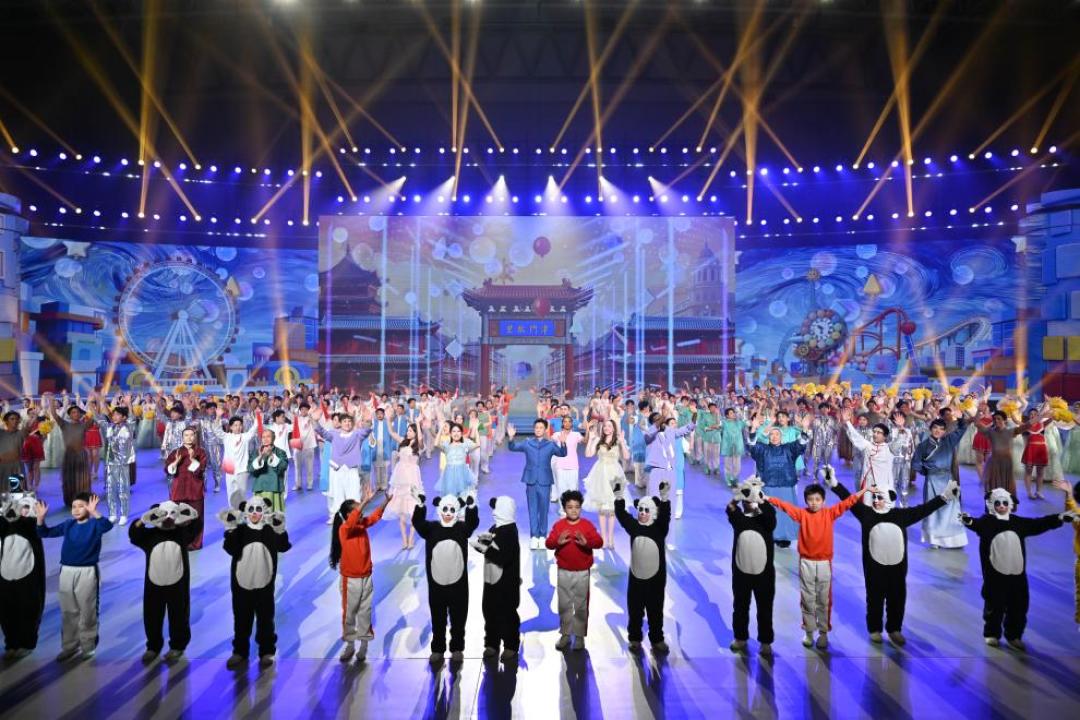 体育课选了太极扇,先别急着记动作:版本、歌词、选扇三个考前坑先踩明白