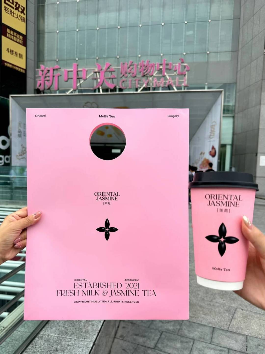 LV Carryall公价23000，二手近乎腰斩：维权风暴里，该买、该卖还是该等？