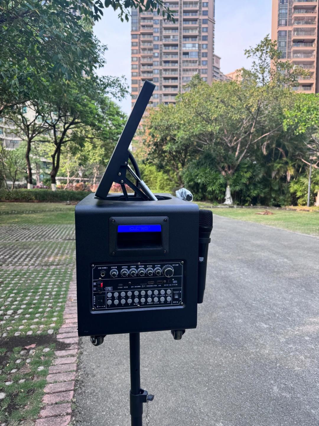 8月15日起,户外K歌扰民要担法律责任:给爸妈买音响,选型逻辑全变了