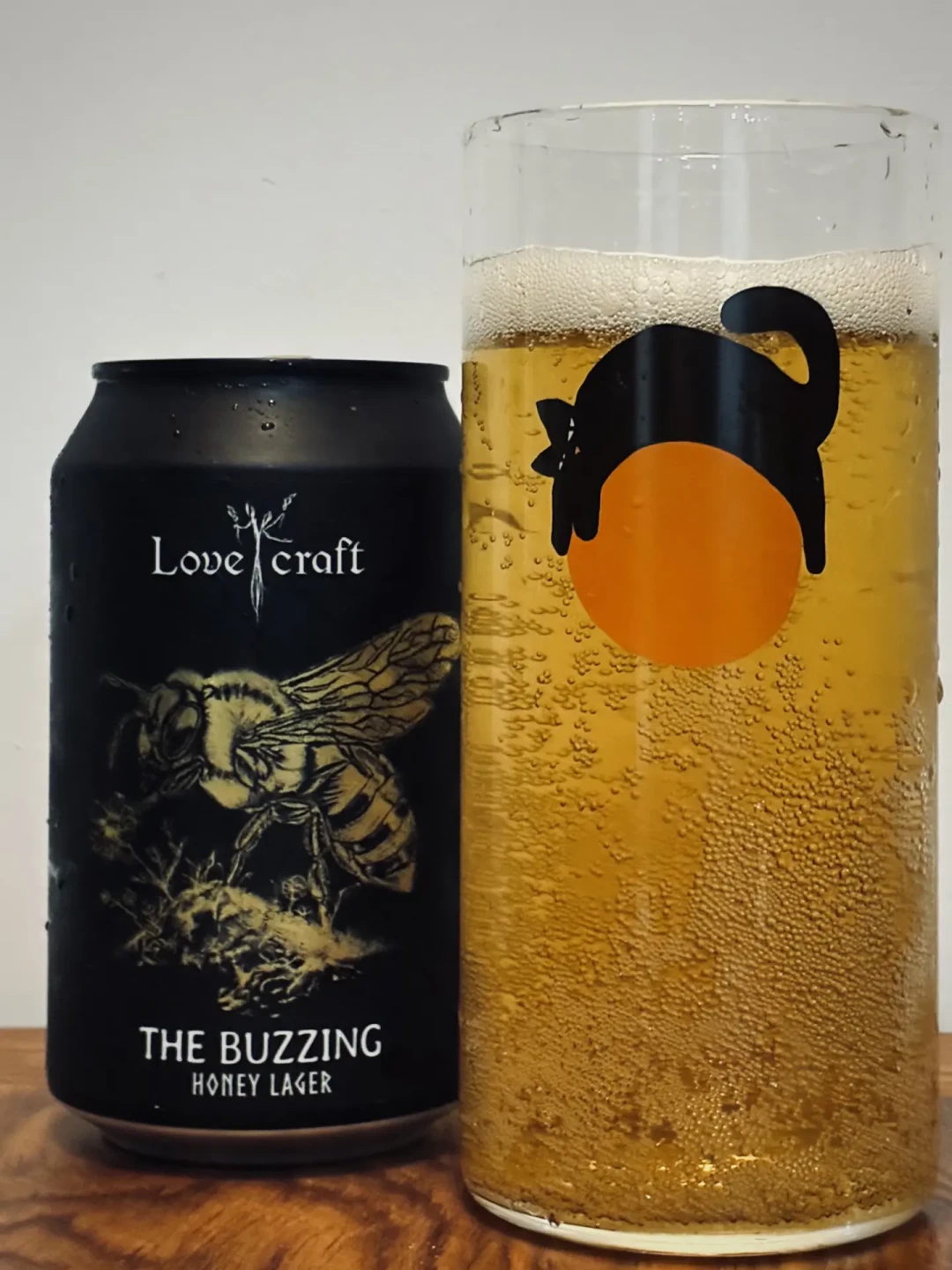 蜂蜜拉格的蜂蜜从来不是为甜:甜味被酵母吃掉,剩下的是香——而香,取决于蜜来自哪朵花