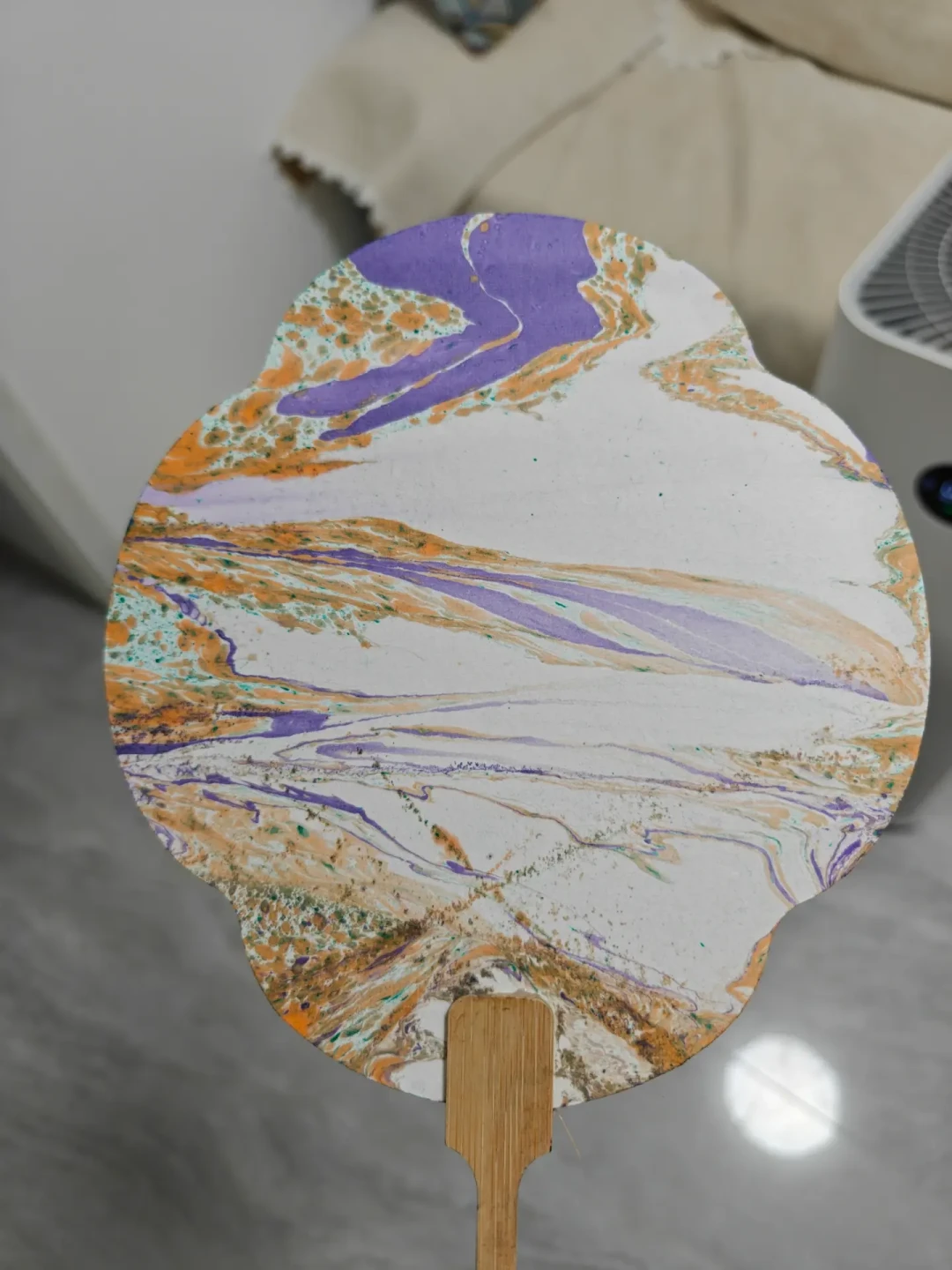 漆扇是暑假体验顶流,但花钱前要知道:材料成本3元,大漆过敏不是小事