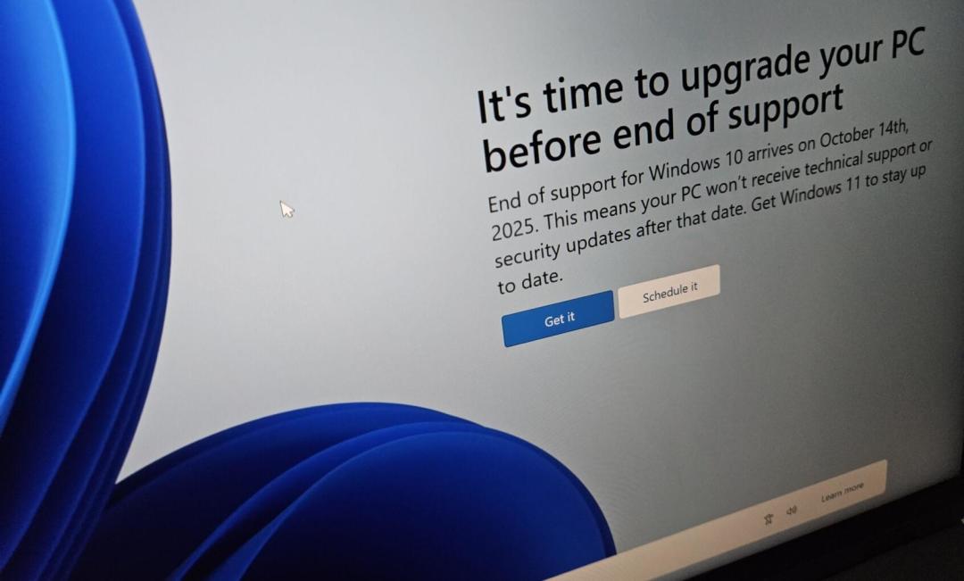 电脑太贵换不动,想继续用 Windows 10?微软这个月把 Office 冻结了:不用慌,先查清自己电脑的两个设置