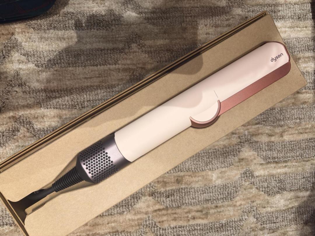 戴森Airstrait吹风直发器两个月从2599跌到1600:抢购的人已经动手了,捡漏前先弄清库存疑云、色差价位、发质适配和售后这4件事