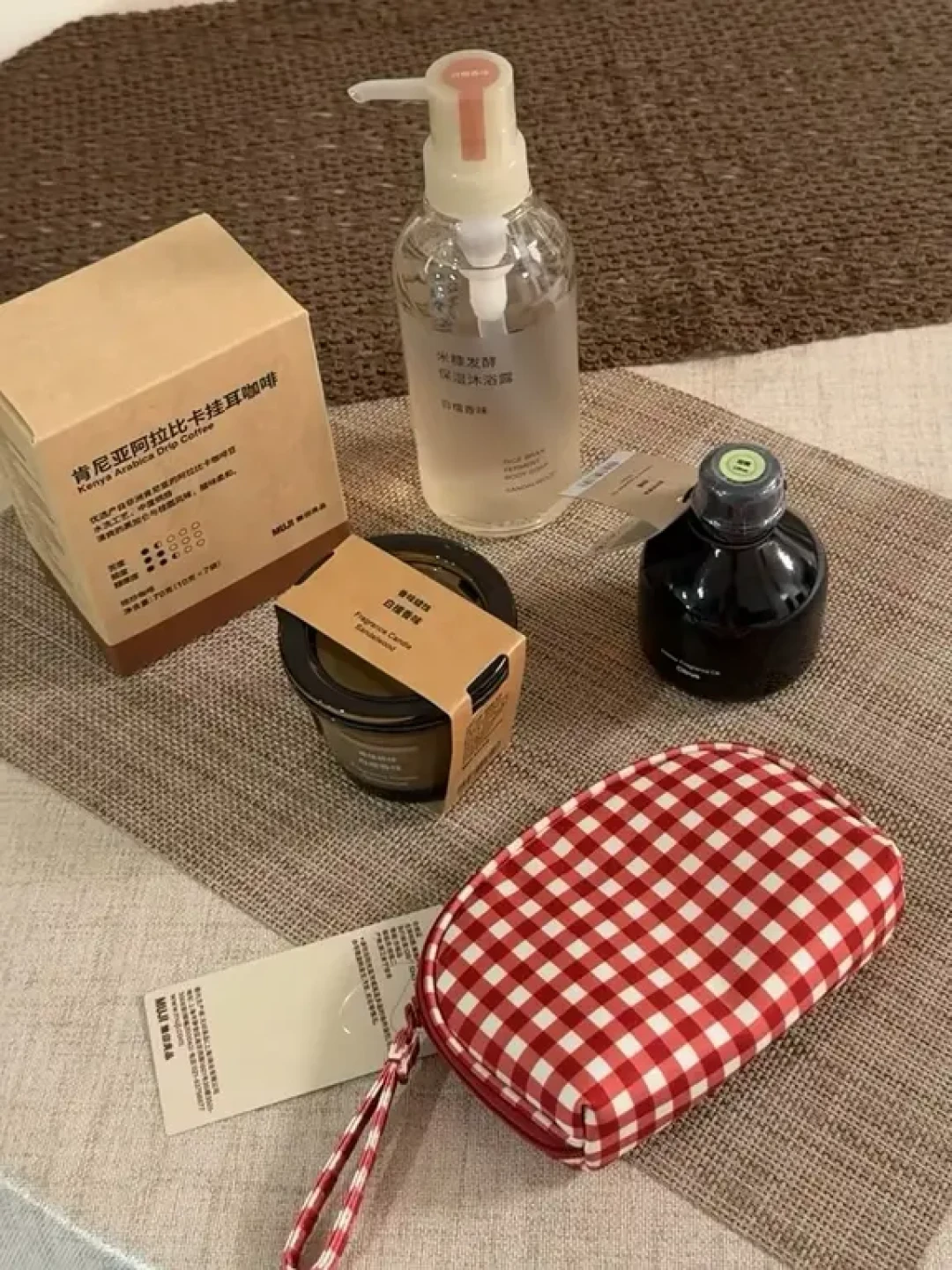 MUJI 88节满赠礼翻车:满499的马克杯没了,满359的音箱也不给兑,“确认收货+7天”的坑在哪?