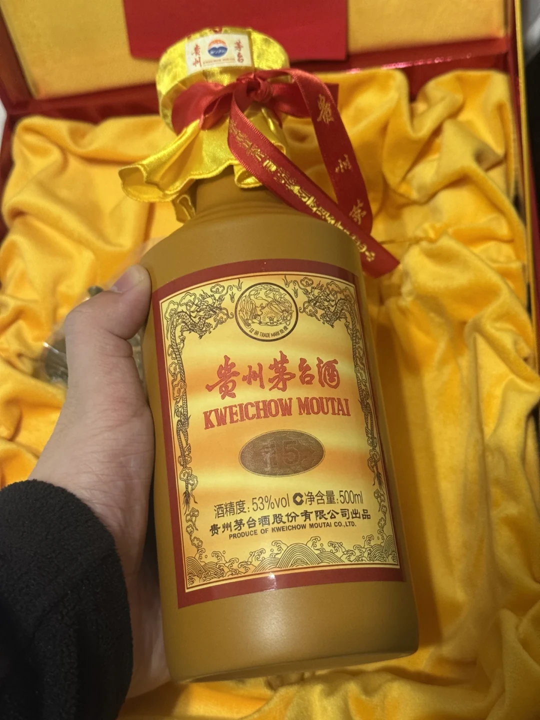 “15年老飞天真秒杀茅十五?”这场智商税争论里,两派比的根本不是同一件事