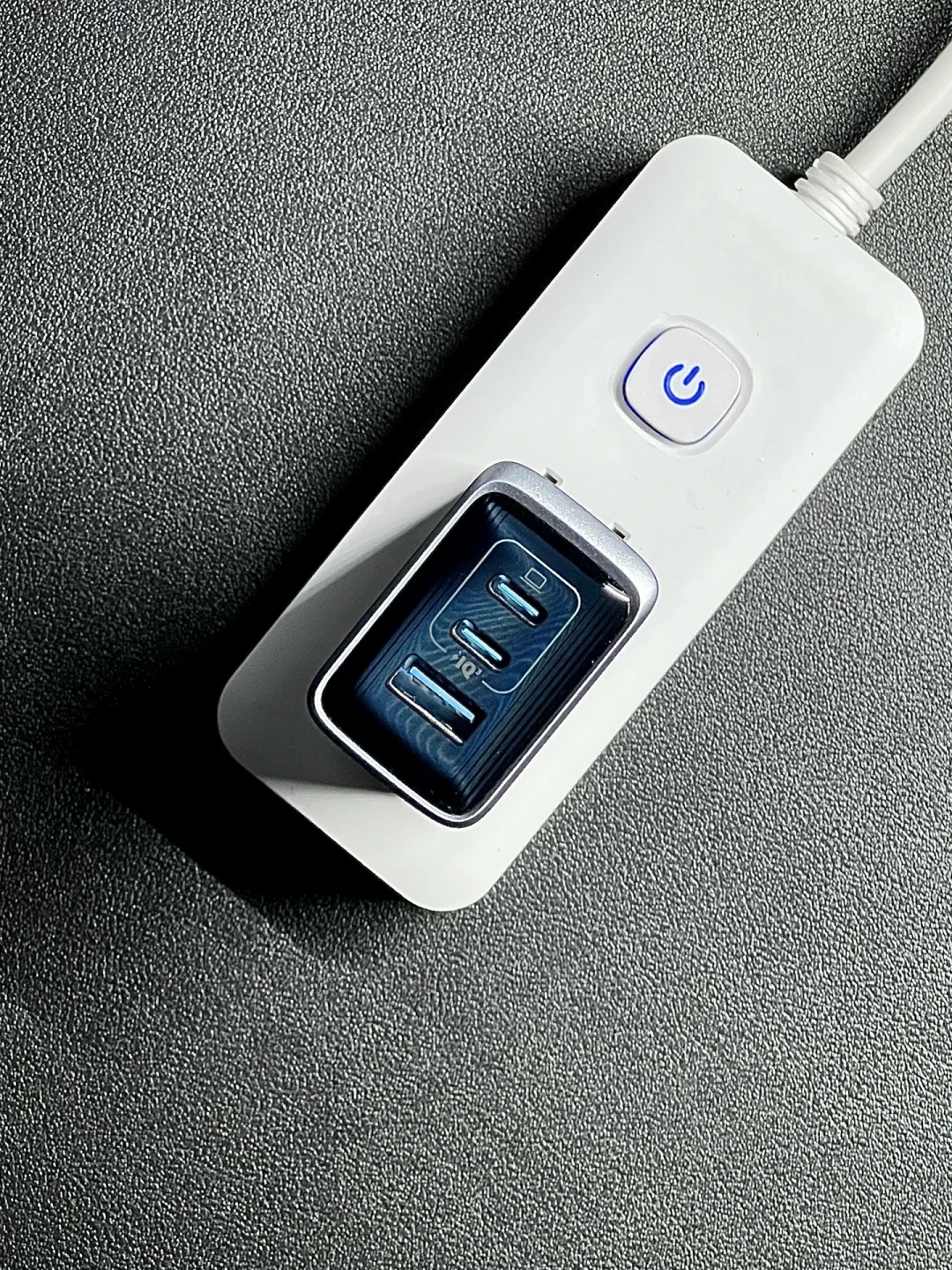 从“Prime之耻”到150元好价：交叉核对完安克100W V3的价格与口碑，三类人能入手、三类人别碰