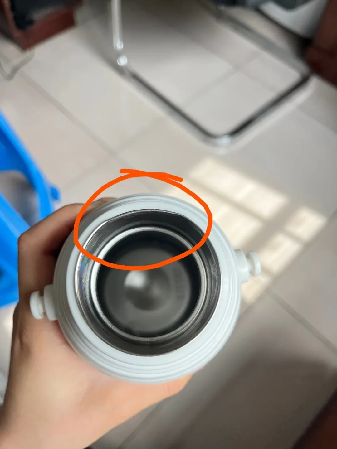 你家膳魔师不保温?先别喊假也别扔:倒热水摸杯身,3种原因4种结局一眼看清