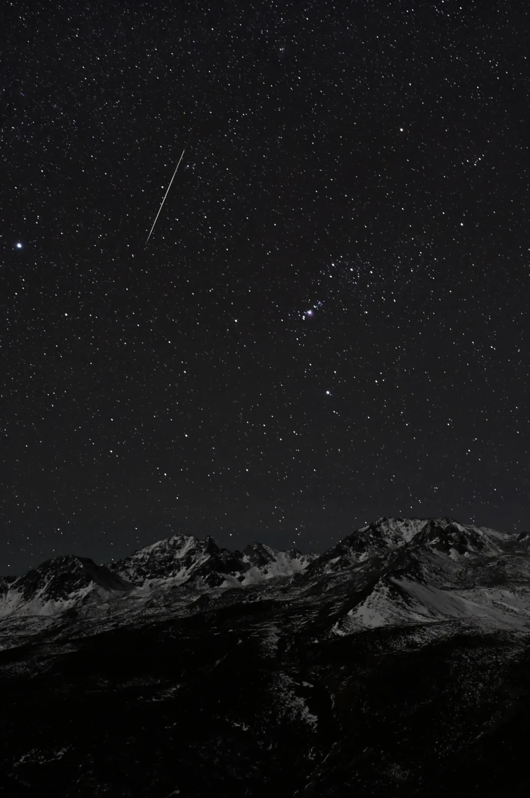 错过英仙座？不用等明年：下半年还剩3场流星雨，自驾露营党值得专程出动的只有1场