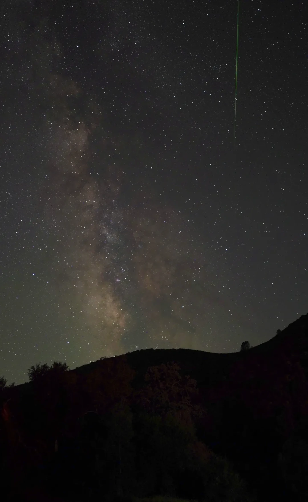 错过英仙座？不用等明年：下半年还剩3场流星雨，自驾露营党值得专程出动的只有1场
