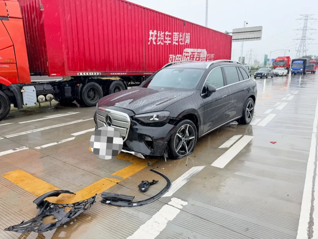 奔驰纯电GLC首撞定损46094元:发光中网不是最贵的,这笔维修账要这么看