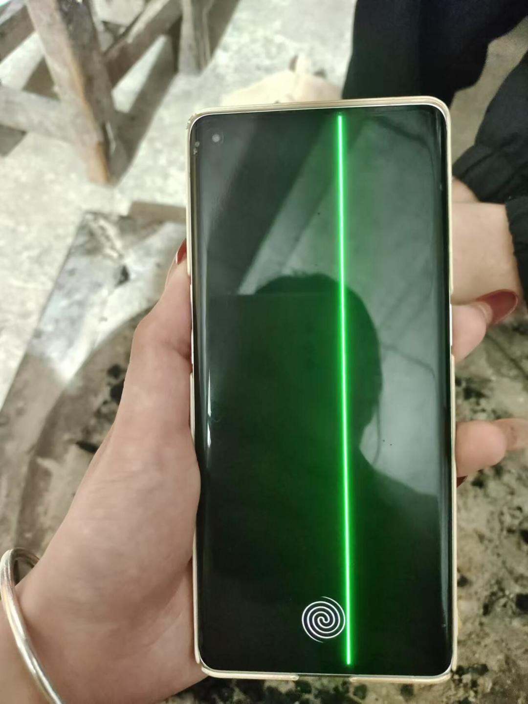 真我GT大师探索版出绿线先别掏799:4年专项屏保末班车正在关门,还有三个拒保坑