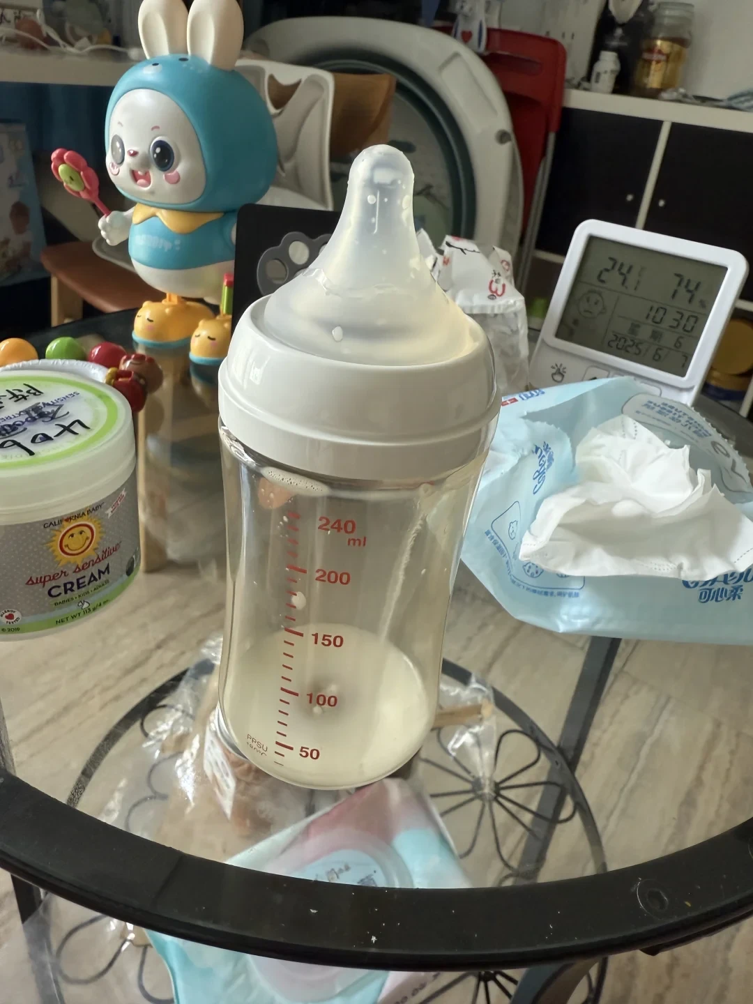 奶量骤降不一定是厌奶:翻完贝亲奶嘴的几百条求助评论,M号这一关最难熬