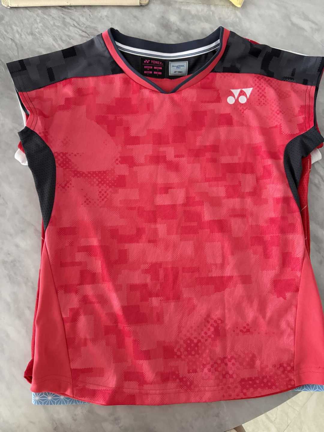 国羽世锦赛新战服被吐槽“洗浴中心配色”,先别划走:丑不丑、买不买、怎么避坑一次说清