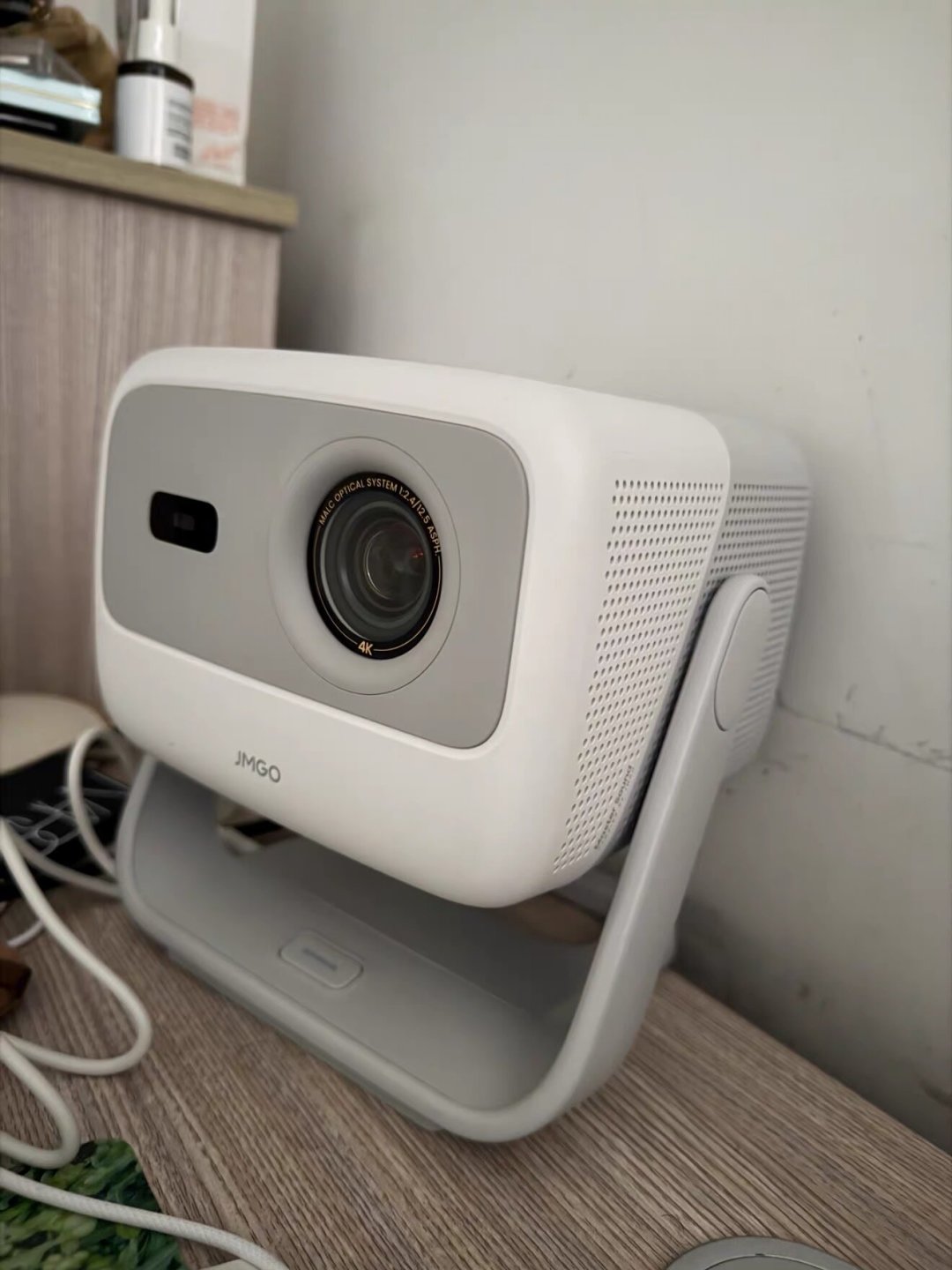 1450 CVIA三色激光却只有1080P：买坚果N1 Air第四代旗舰版前，先回答这三个问题