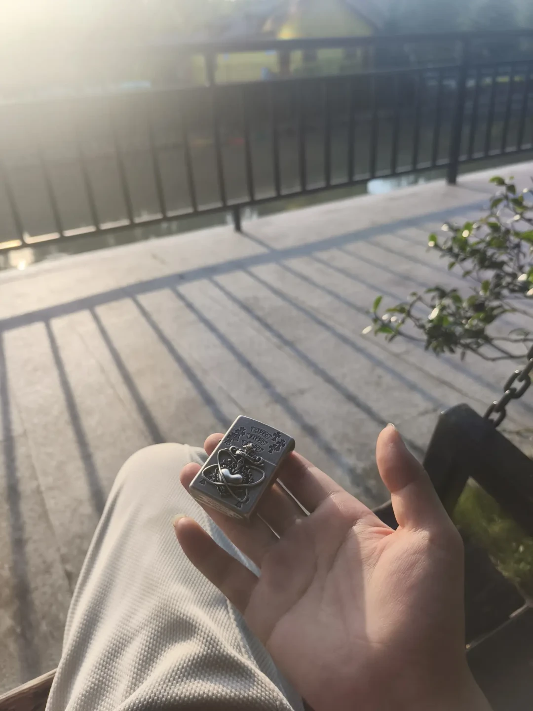 七夕快到了,想送Zippo?我把全网避坑帖、鉴别帖和投诉帖交叉核对后,浓缩成三件事
