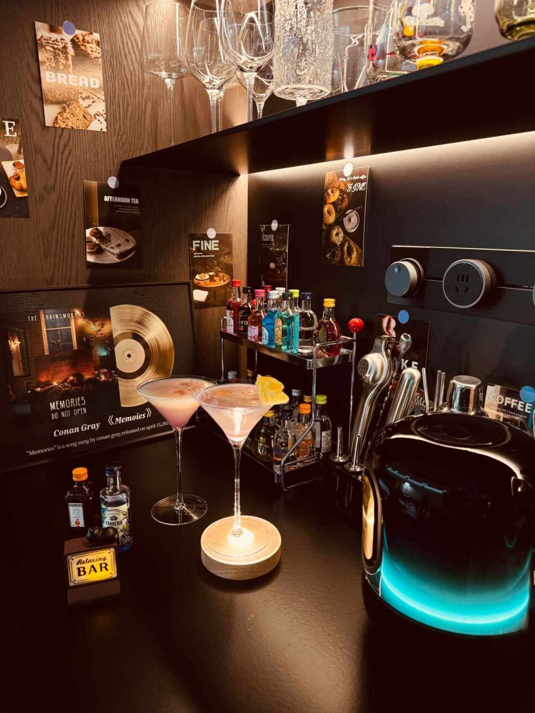 酒吧的冰半小时不化,你的冰十分钟变水:家庭调酒的冰块课,一次补齐