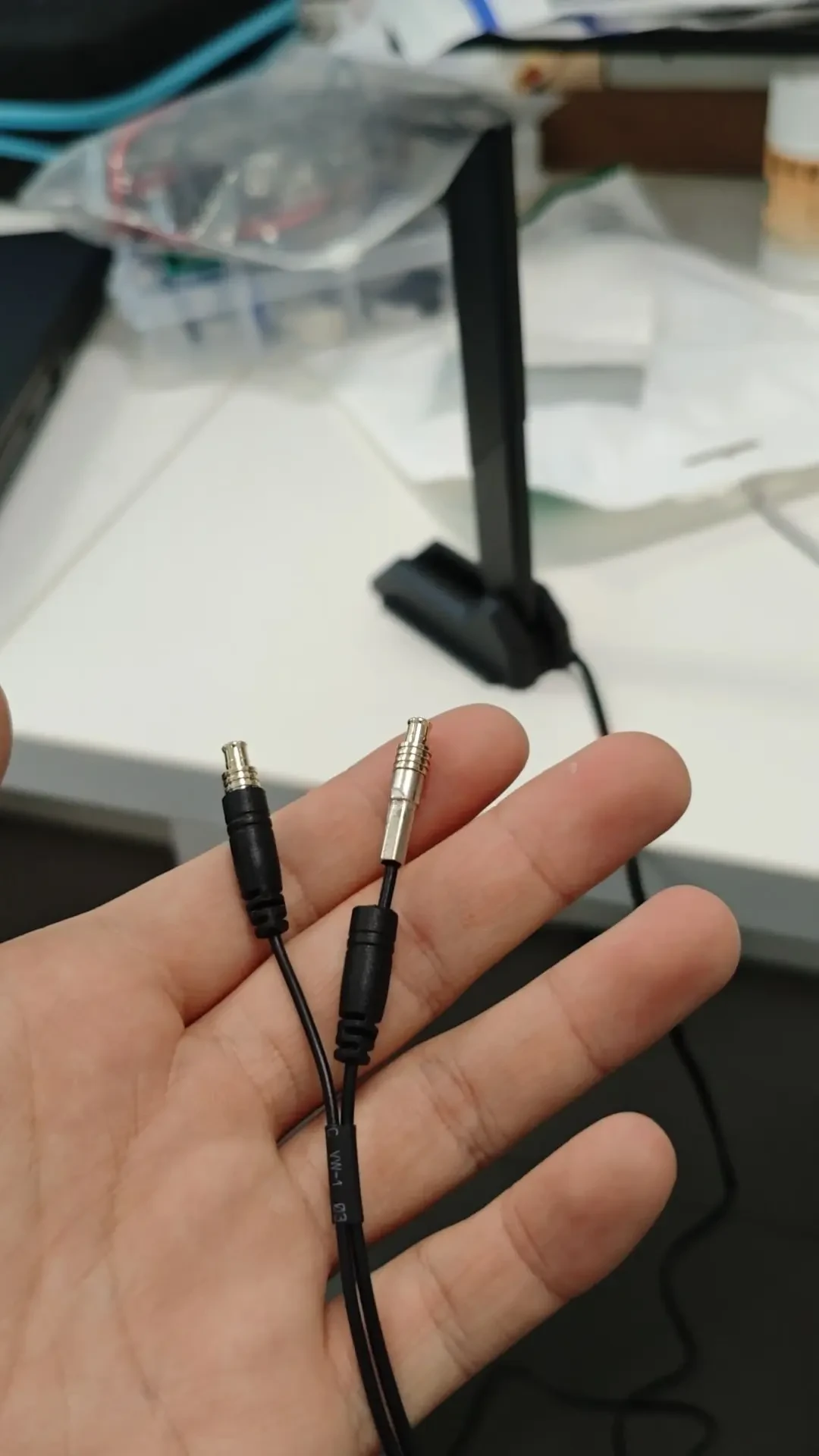 铭瑄升到出货量第6,一堆新人跟风下单:翻完全网差评帖和专业拆评,