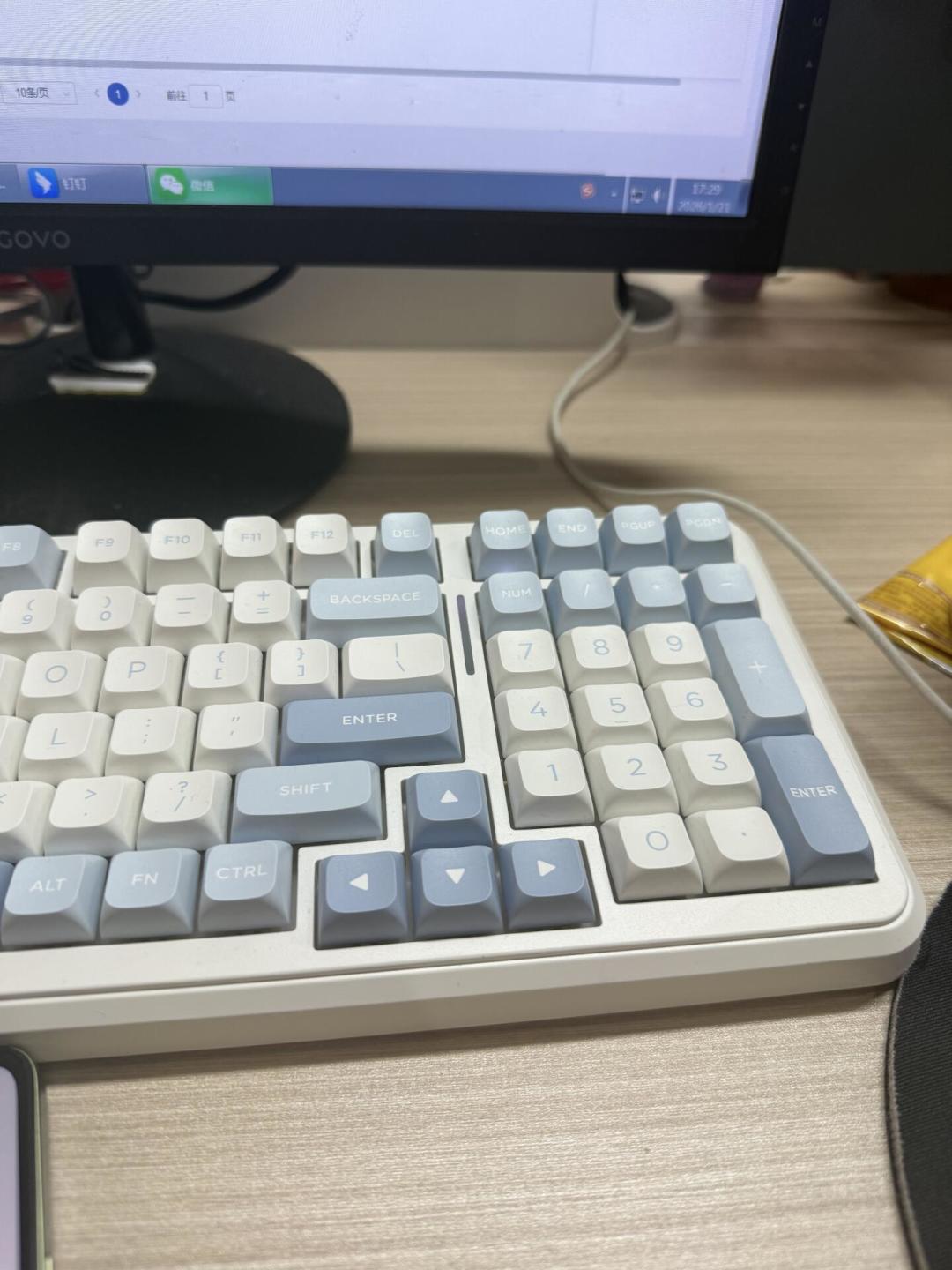 珂芝K98 V2还是迈从K99 V3?我翻遍全网评论区,剔掉推广,把真实反馈整理成了三个问题