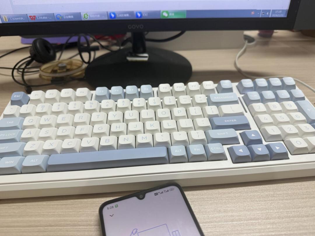珂芝K98 V2还是迈从K99 V3?我翻遍全网评论区,剔掉推广,把真实反馈整理成了三个问题