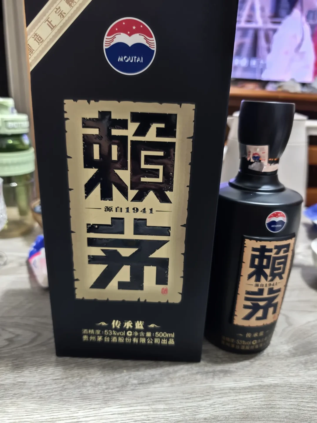 赖茅240、王茅436、华茅跌进300档:三茅摔到一张桌上后,哪瓶还值得买?