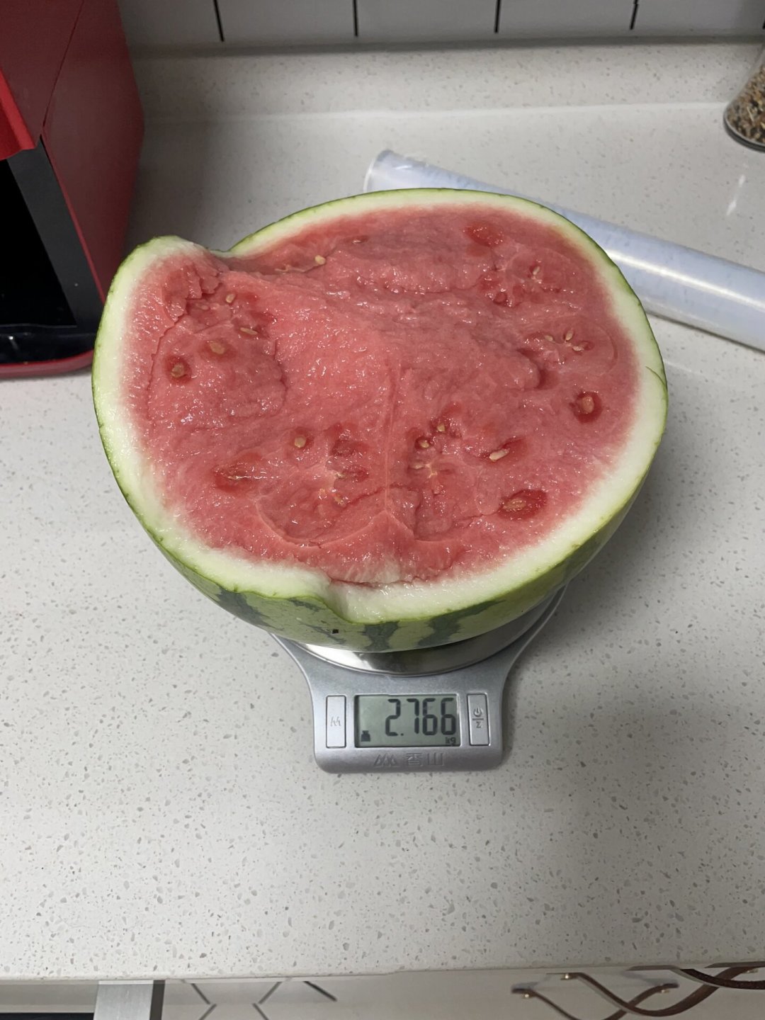 「少吃水果能少生很多病」又上热搜,我算了今夏当季12种水果的含糖账:西瓜被冤枉,真正的糖弹不甜