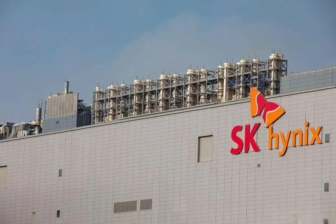 SK海力士道歉时造了个新词「芯片通胀」:你的下一部手机,要怎么替AI买单