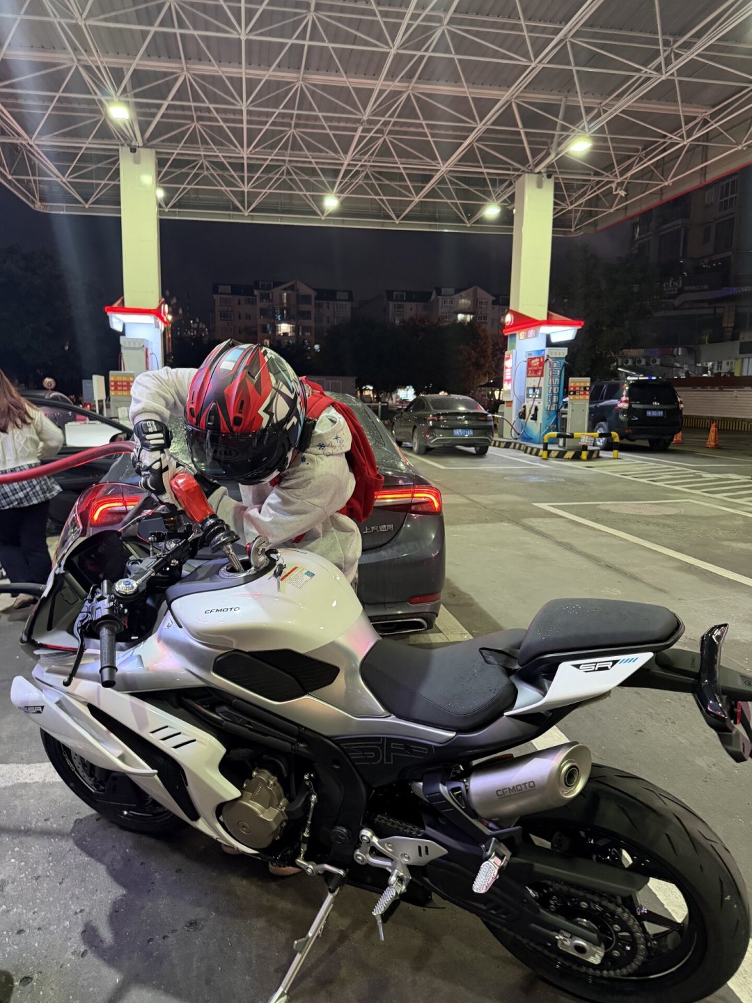 春风500SR油耗劝退?扒完全网车主实测,这台28980元的四缸仿赛账要这么算